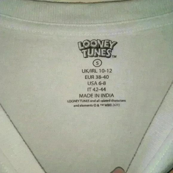 Looney Tunes White T-Shirt "That's All Folks" Bugs Bunny Tweety Bird & Others S - Picture 2 of 3